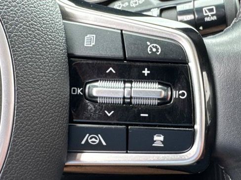 Used 2022 Kia Carnival SX FWD image 33