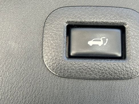 Used 2020 Nissan Armada SL w/ Premium Package image 20