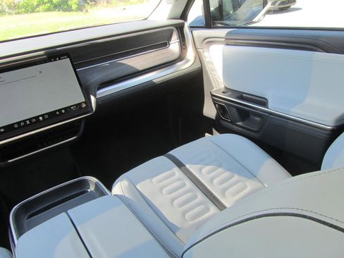 Used 2023 Rivian R1S Adventure image 14