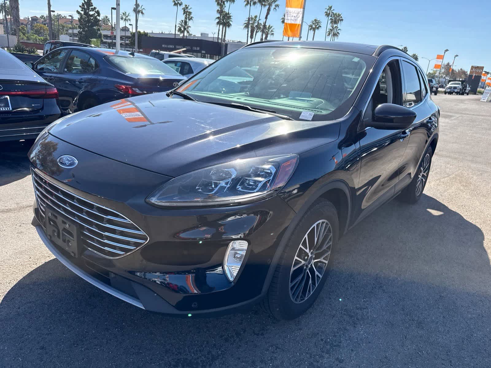 Used 2021 Ford Escape Titanium w/ Titanium Premium Package FWD image 1