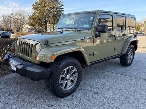 Used 2013 Jeep Wrangler Unlimited Rubicon w/ Max Tow Pkg image 8