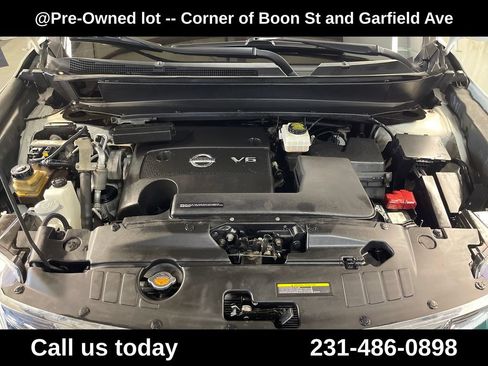 Used 2016 Nissan Pathfinder SL w/ SL Tech Package AWD/4WD image 10