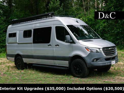 Used 2020 Freightliner Sprinter 2500 AWD/4WD image 1