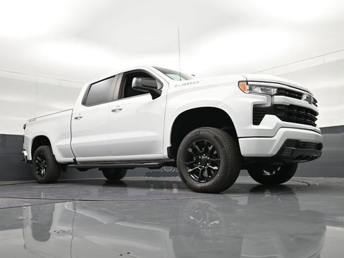 Used 2023 Chevrolet Silverado 1500 RST AWD/4WD image 34