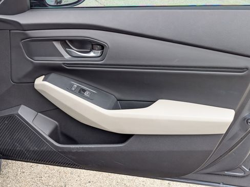 Used 2025 Honda Accord SE image 28