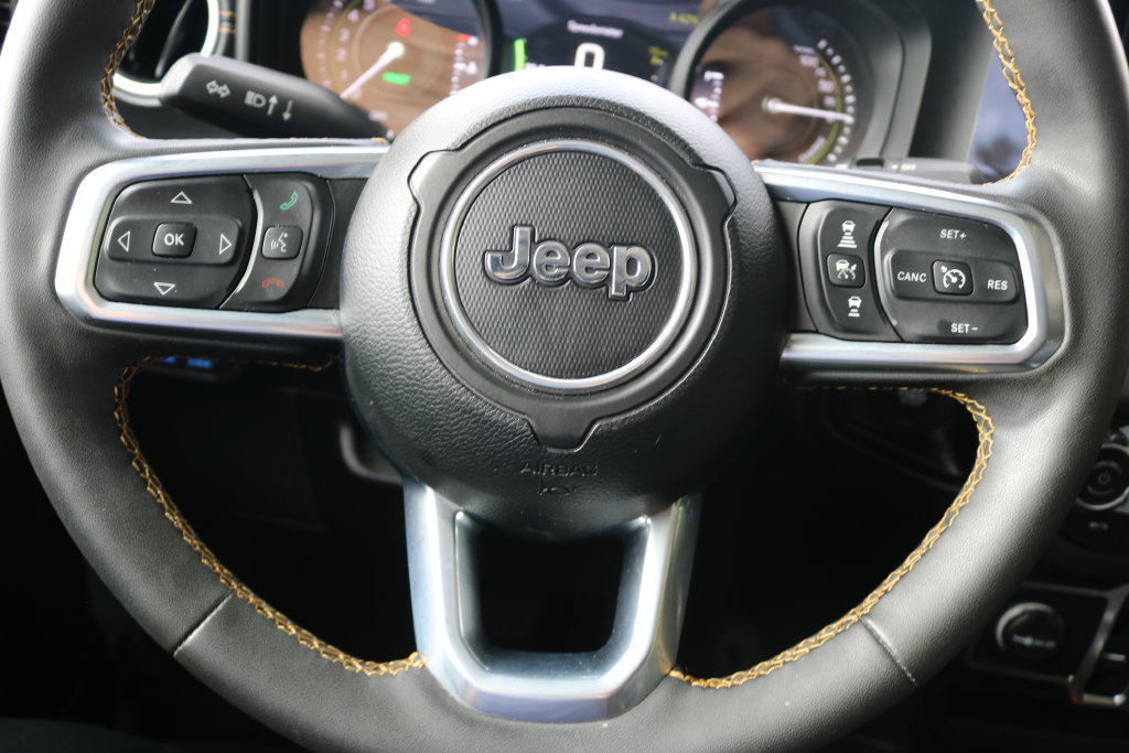 Used 2024 Jeep Wrangler Unlimited Sahara AWD/4WD image 21
