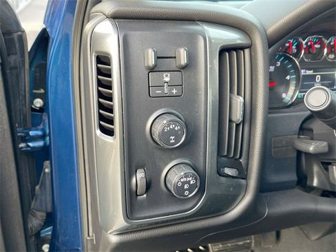 Certified 2019 Chevrolet Silverado 2500 LT w/ LT Convenience Package image 10