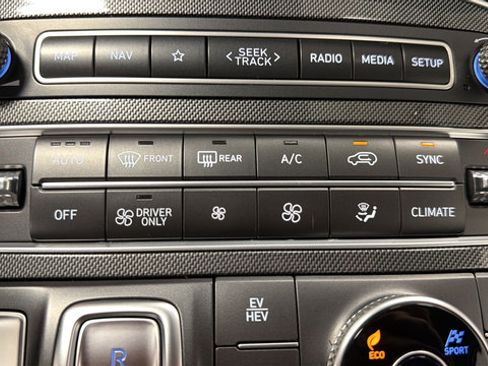Used 2022 Hyundai Santa Fe Limited w/ Cargo Package AWD/4WD image 18
