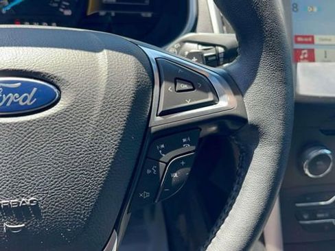 Used 2017 Ford Edge SEL w/ Equipment Group 201A AWD/4WD image 17