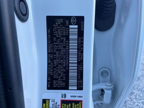 Used 2025 Toyota Camry LE image 28