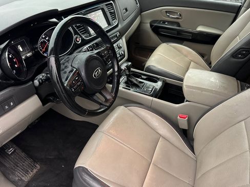Used 2018 Kia Sedona SX image 10