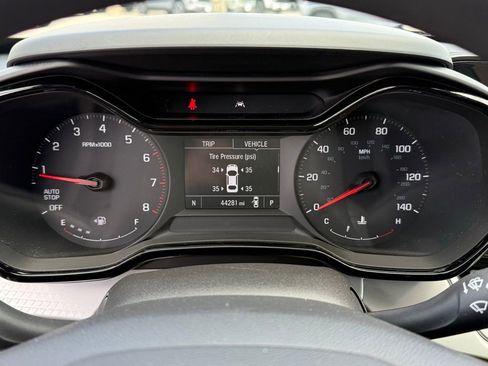 Used 2024 Chevrolet Trax LS image 17