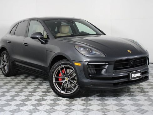 Certified 2025 Porsche Macan S image 9