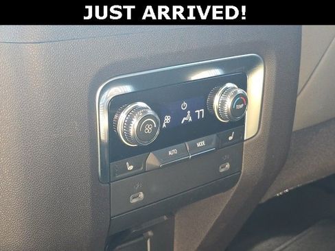 Used 2021 GMC Yukon SLT w/ SLT Luxury Package image 11