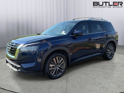 Used 2024 Nissan Pathfinder SL w/ SL Premium Package FWD image 2