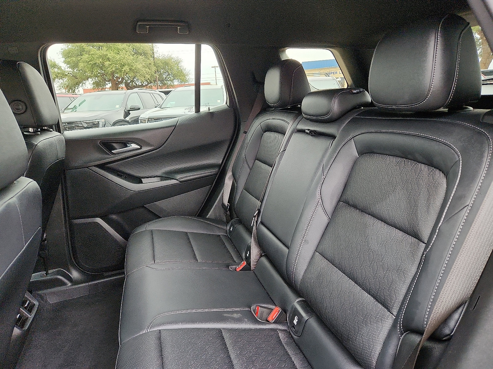 Used 2025 Chevrolet Equinox LT w/ Convenience Package II FWD image 11