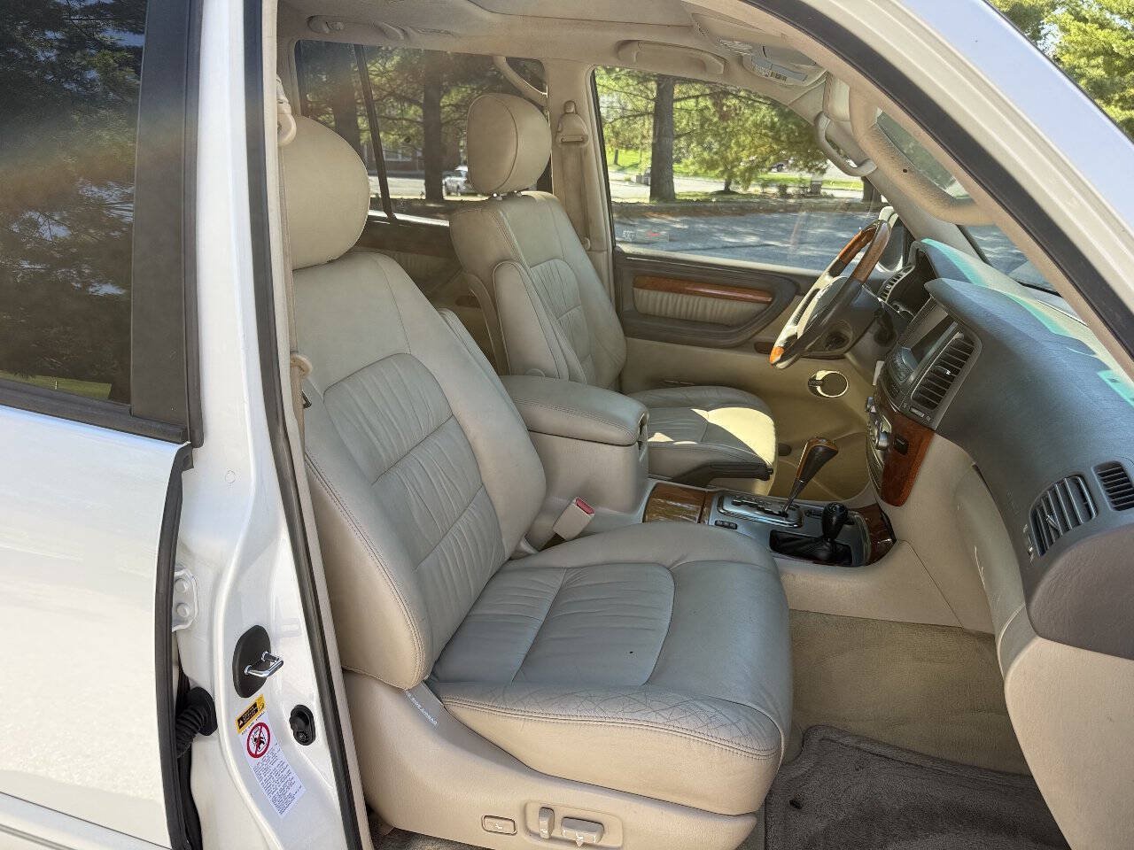 Used 2005 Lexus LX 470 4WD w/ Preferred Accessory Pkg image 59