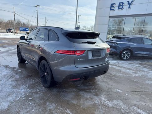 Used 2019 Jaguar F-PACE S image 2