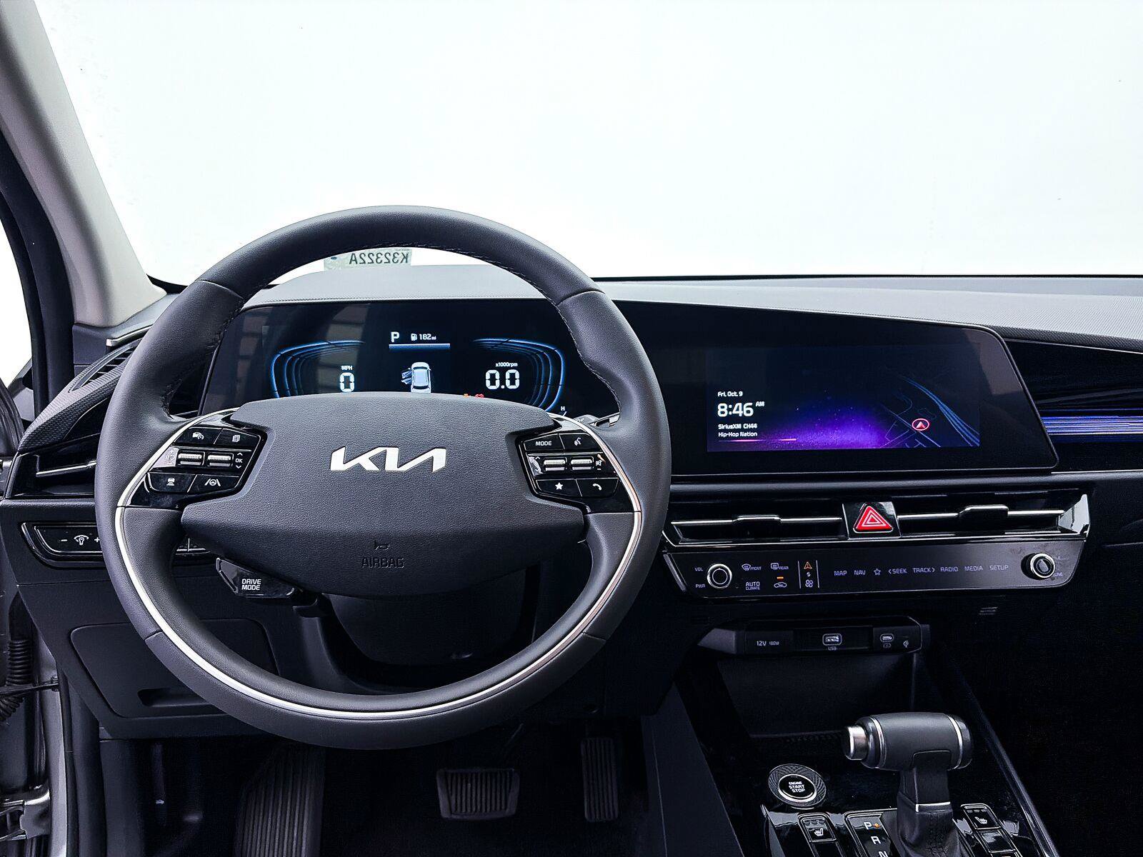Used 2025 Kia Niro EX FWD image 3