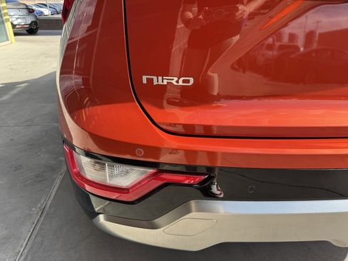 Used 2023 Kia Niro EX Touring image 14