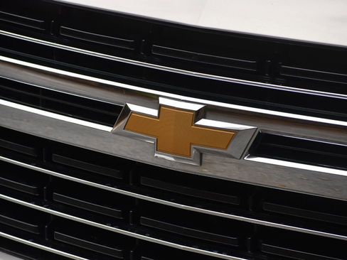 Used 2021 Chevrolet Tahoe LT image 3