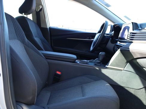 Used 2025 Toyota Camry LE image 13