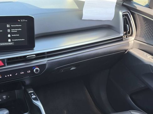 Used 2024 Kia Sorento S w/ Panoramic Sunroof Package FWD image 15