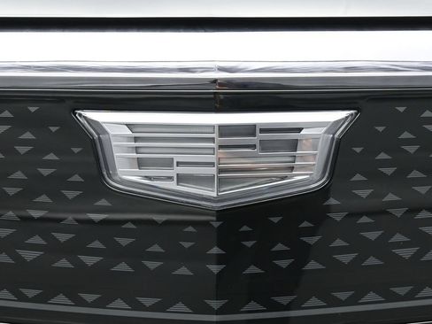 New 2027 Cadillac Optiq Premium Sport w/ LPO, Floor Liner Package AWD/4WD image 39