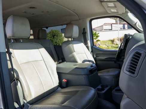 Used 2021 Nissan NV 3500 SL image 22