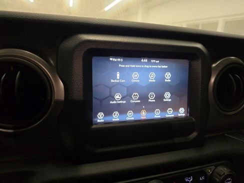 Used 2023 Jeep Wrangler Unlimited Sport AWD/4WD image 22