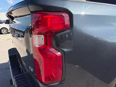 Used 2021 Chevrolet Silverado 1500 LT AWD/4WD image 10