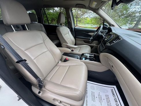 Used 2019 Honda Pilot Touring image 15