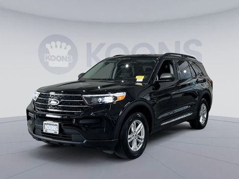 Used 2023 Ford Explorer XLT AWD/4WD image 1