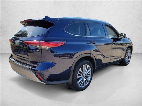 Used 2022 Toyota Highlander Platinum AWD/4WD image 5