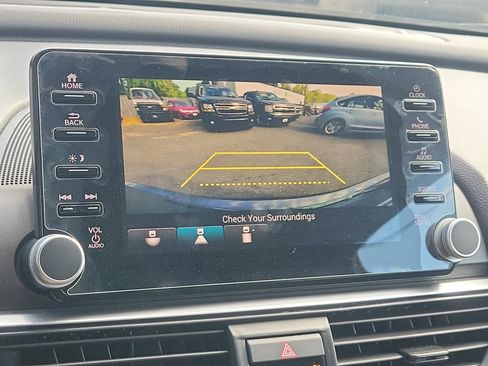 Used 2018 Honda Accord Sport image 17