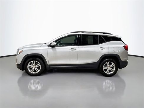 Used 2018 GMC Terrain SLE w/ Driver Convenience Package image 10