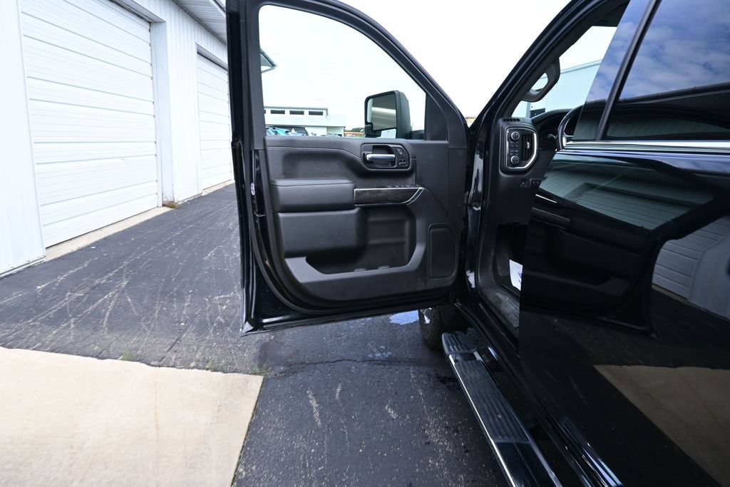 Used 2021 Chevrolet Silverado 3500 LTZ w/ LTZ Convenience Package AWD/4WD image 25