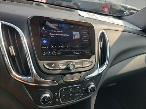 Used 2024 Chevrolet Equinox LT FWD image 24