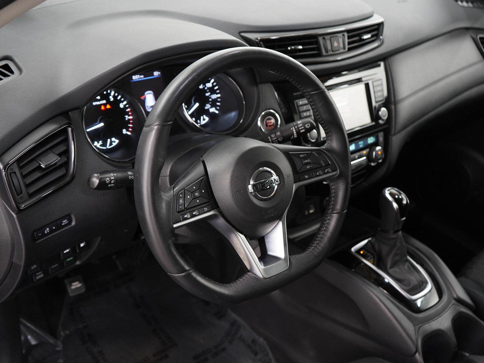 Used 2018 Nissan Rogue SV AWD/4WD image 22