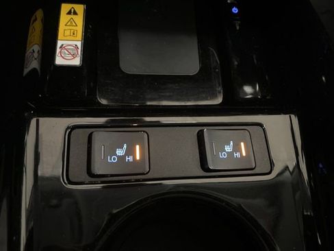 Used 2020 Toyota Prius Prime XLE image 33