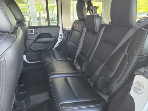 Used 2021 Jeep Wrangler Unlimited Sahara AWD/4WD image 12