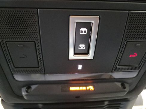 Used 2024 Land Rover Discovery Sport Dynamic SE image 21