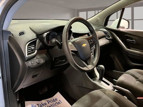 Used 2018 Chevrolet Trax LS FWD image 13