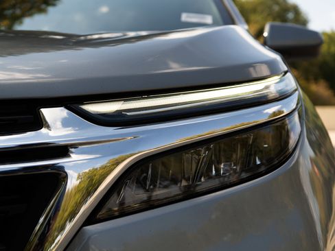 Used 2024 Chevrolet Equinox LT image 11