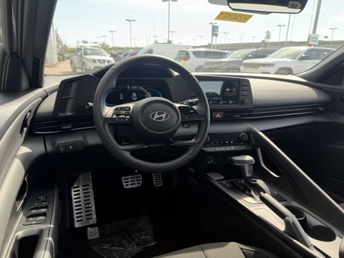 New 2026 Hyundai Elantra Sport FWD image 22