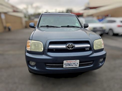 Used 2006 Toyota Sequoia SR5 image 2