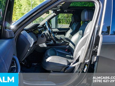 Used 2024 Land Rover Range Rover Long Wheelbase SE AWD/4WD image 18