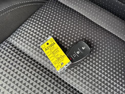 Used 2025 Chevrolet Trax LT image 31