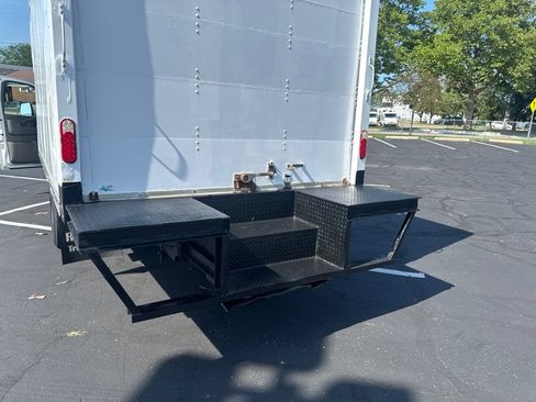 Used 2017 Chevrolet Express 3500 RWD image 15