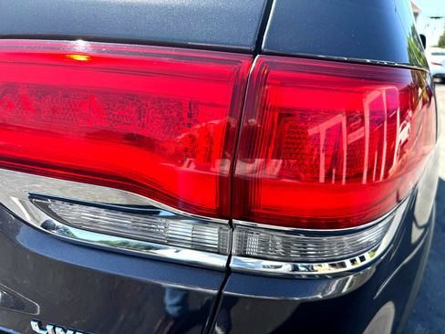 Used 2019 Jeep Grand Cherokee Limited image 25